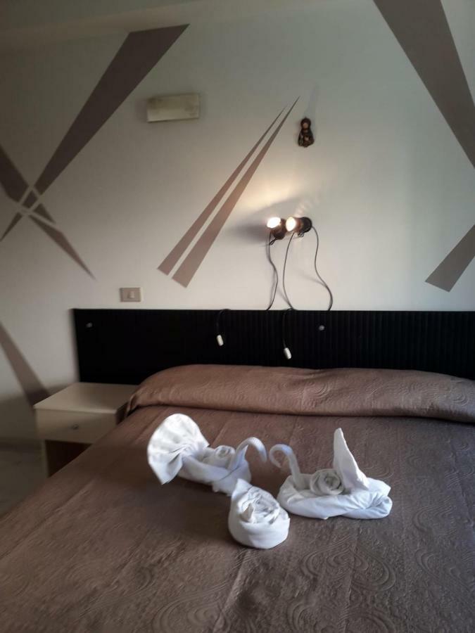Hotel Santa Caterina Gizzeria Extérieur photo